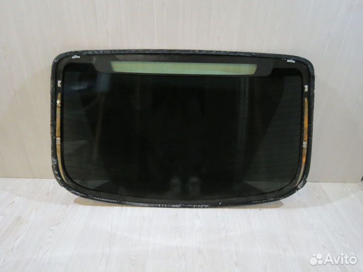 Стекло заднее Kia Quoris