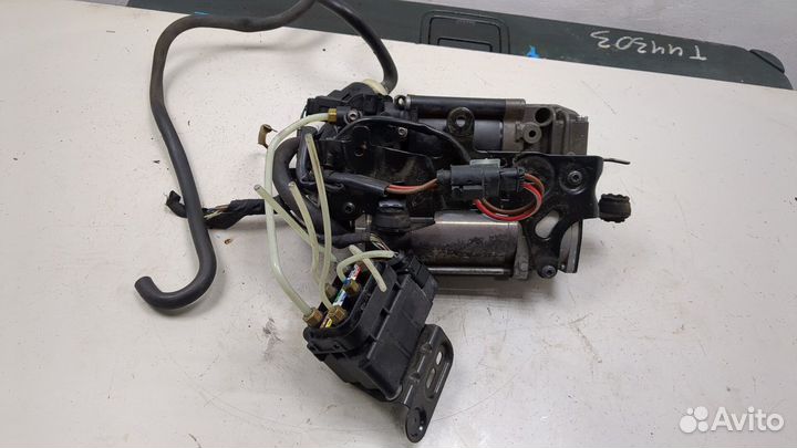 Компрессор воздушный Mercedes CLS C218, 2013