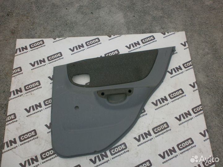 Обшивка задний правой двери Хундай Акцент 2