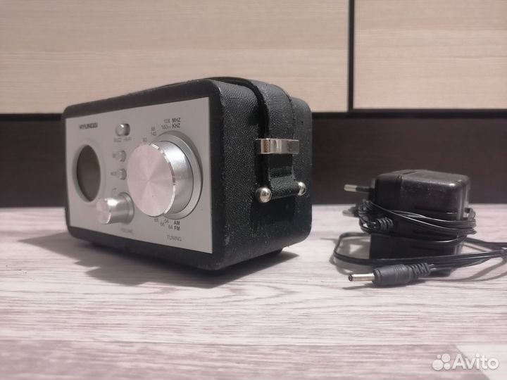 Портативный радиоприемник hyundai