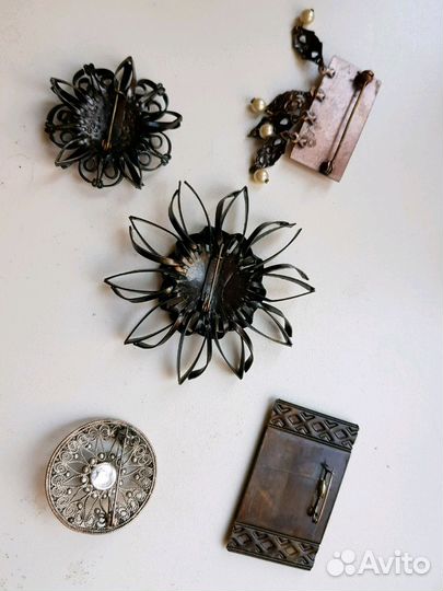 Броши 3 штуки и 3 серебрянных креста