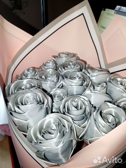 Цветы из атласных лент