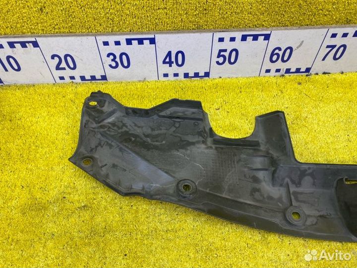 Накладка на телевизор передняя Honda Vezel