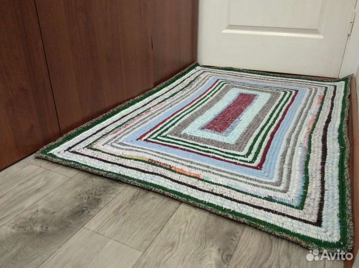 Ковер вязаный