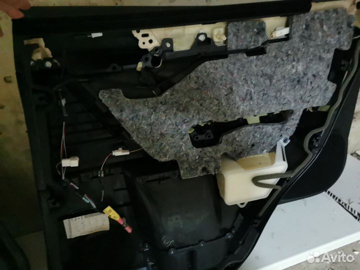 Обшивка двери задняя Левая Toyota Prado 150