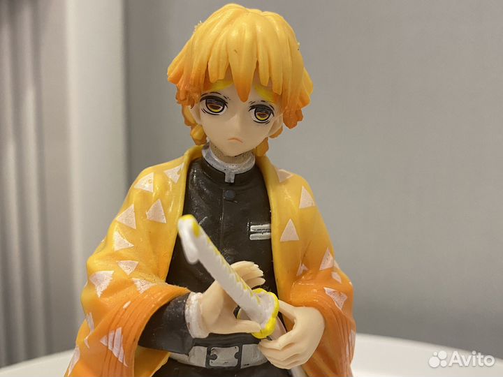 Зеницу фигурка