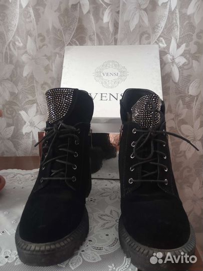 Ботинки женские зимние 39 размера бу