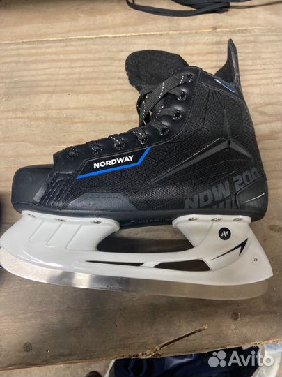 Коньки хоккейные,размер 38