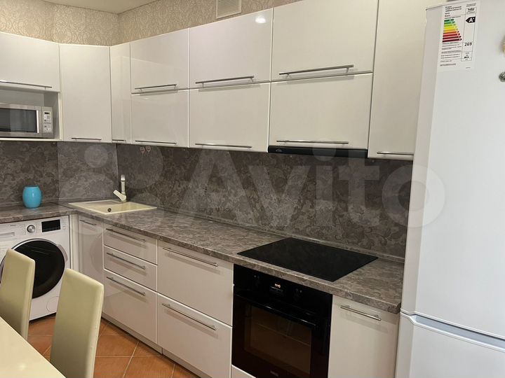 3-к. квартира, 90 м², 3/5 эт.