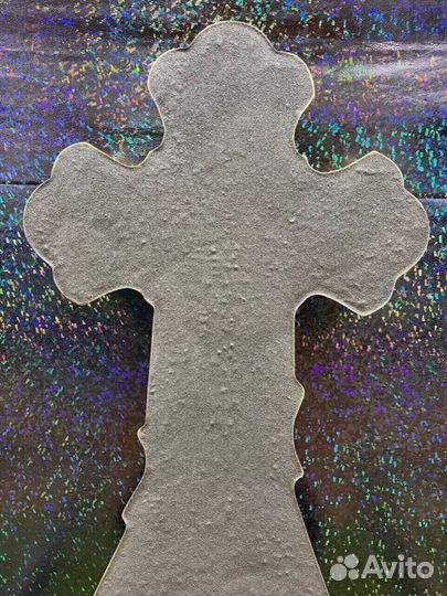 Крест из камня
