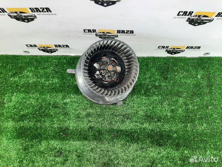 Моторчик отопителя Volkswagen Golf