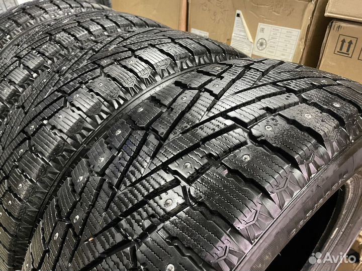 Roadstone Winguard WinSpike SUV 265/60 R18