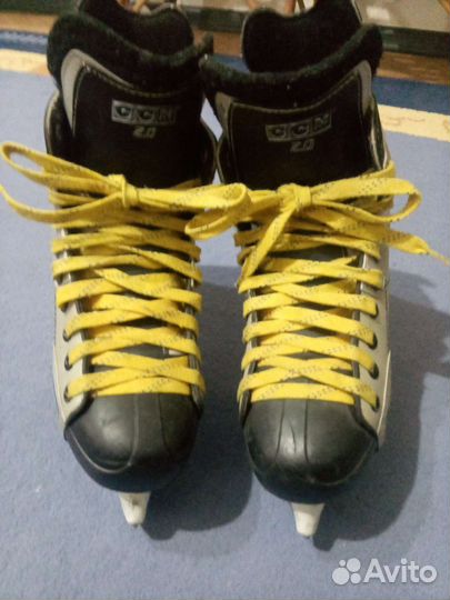 Коньки хоккейные