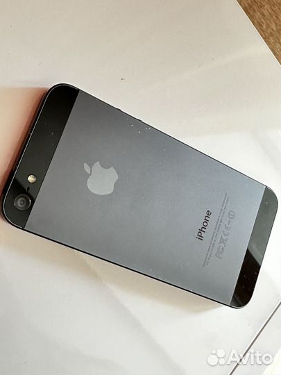 Телефон iPhone 5