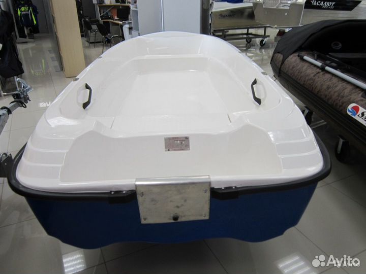 Новая моторная лодка Пингвин тримаран в наличии