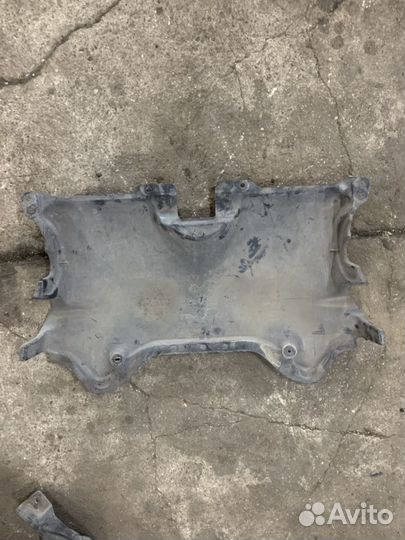 Защита двигателя Mercedes-Benz C-Class W204