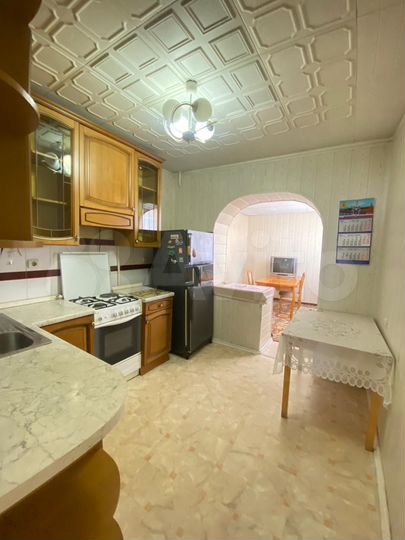 4-к. квартира, 80 м², 8/10 эт.