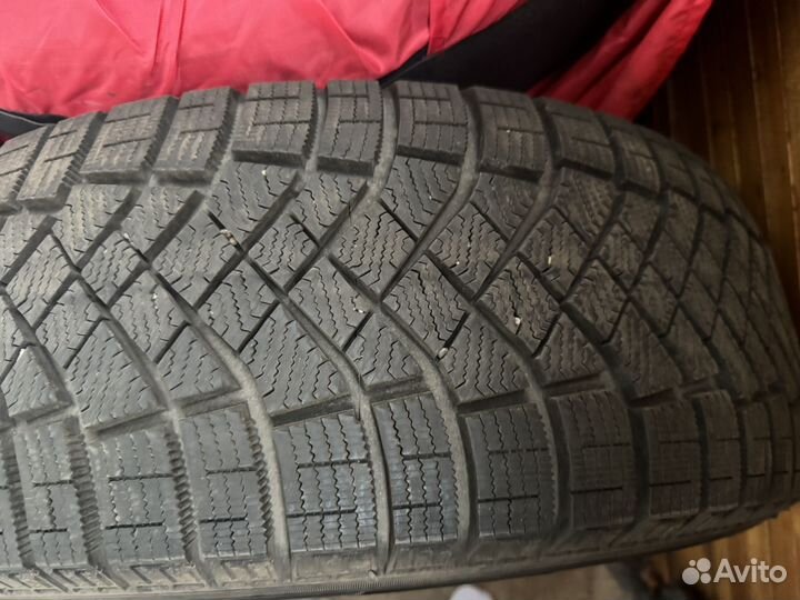 Pirelli Ice Zero 225/60 R18 104T