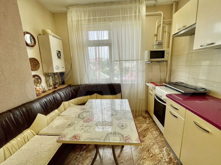 1-к. квартира, 43 м², 8/10 эт.