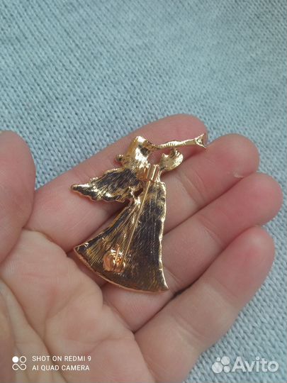 Брошь Значок Новый