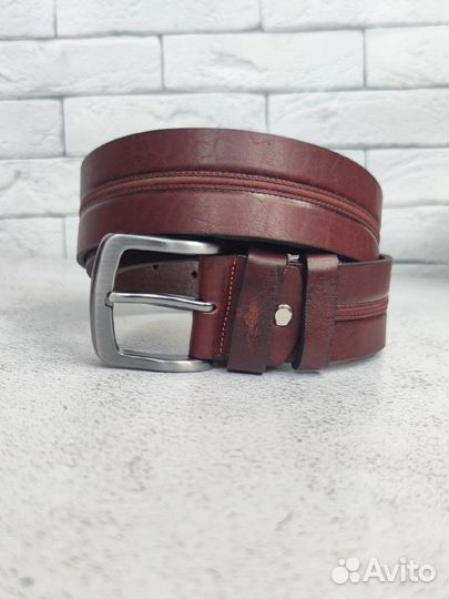 Мужской кожаный ремень с пряжкой