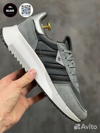 Кроссовки Adidas retropy F2