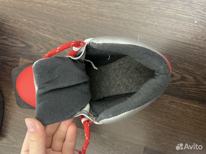 Лыжные ботинки