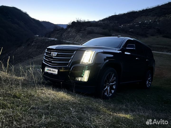 Cadillac Escalade 6.2 AT, 2019, 105 000 км