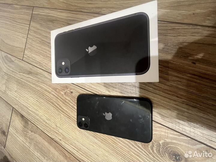 iPhone 11, 64 ГБ