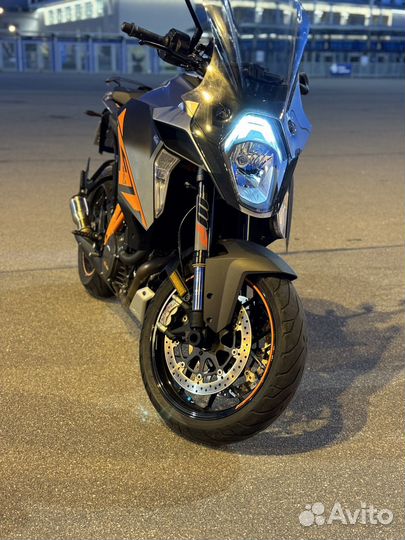 KTM 1290 Super Duke GT