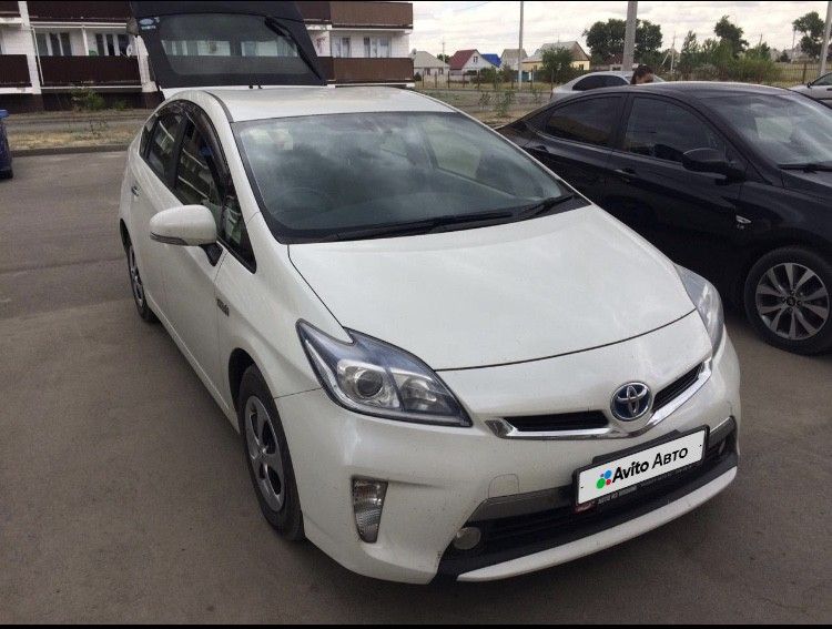Toyota Prius PHV: фото из отзыва