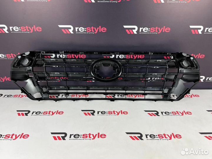 Решетка радиатора Land Cruiser 200 Executive S2291