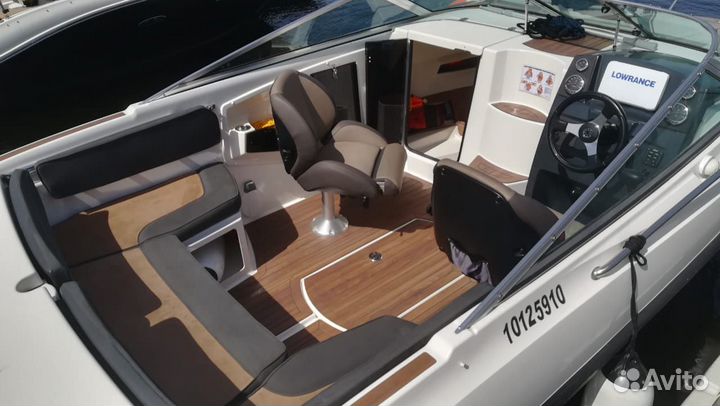 Аренда катера с капитаном, прогулка на катере