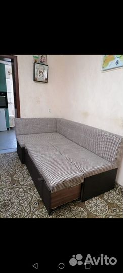 Кухонный уголок со спальным местом в наличии