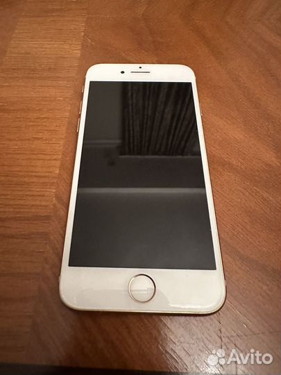 Телефон iPhone 8