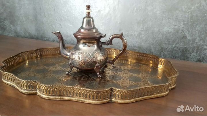 Чайник с подносом