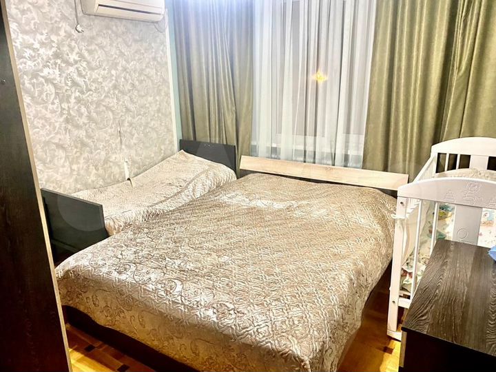 4-к. квартира, 85 м², 4/10 эт.