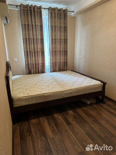 Кровать