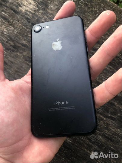 Телефон iPhone 7