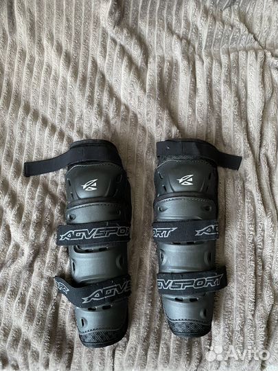 Наколенники