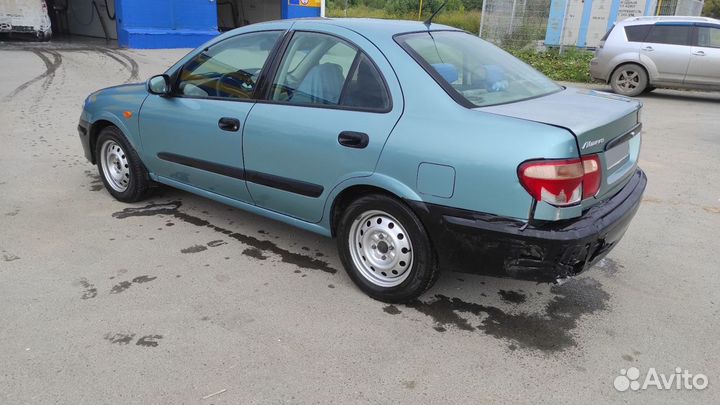 Nissan Almera 1.5 МТ, 2001, 300 000 км