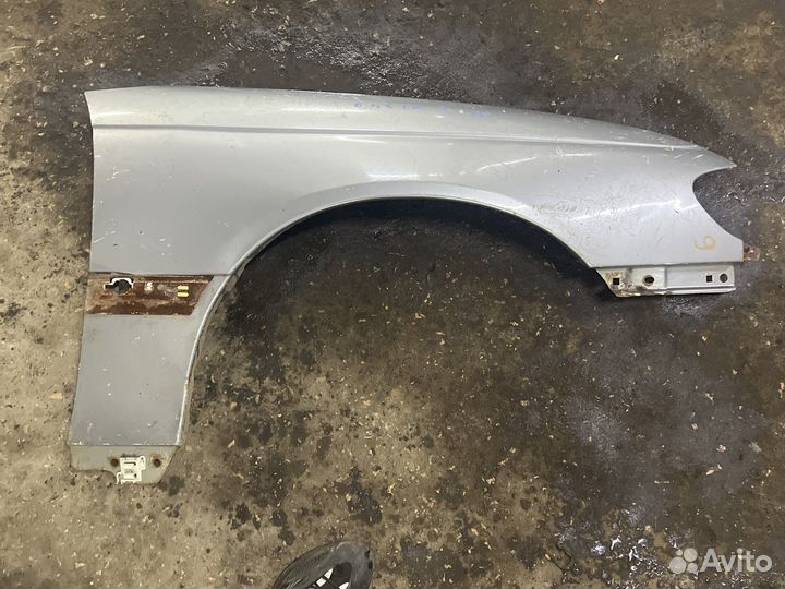 Переднее правое крыло опель омега б