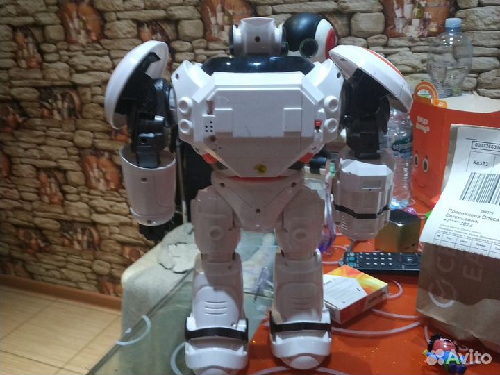 Робот игрушка