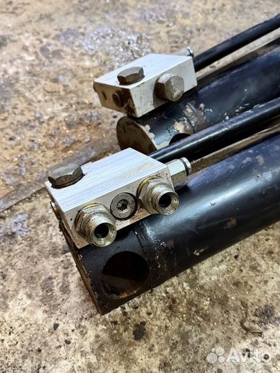 Гидроцилиндры 2шт. бу