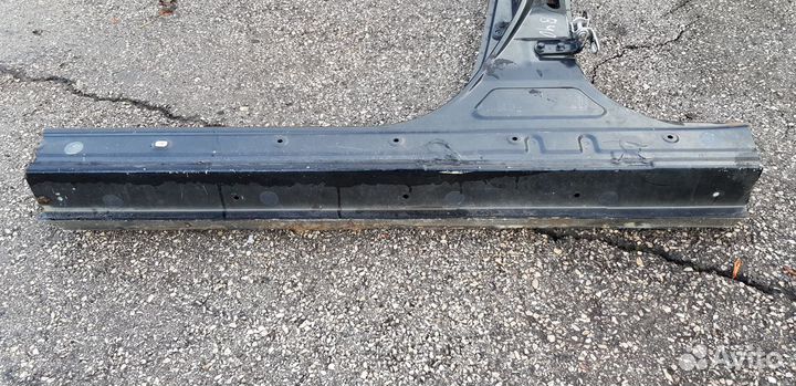 Toyota Camry V40 Порог левый Средняя стойка