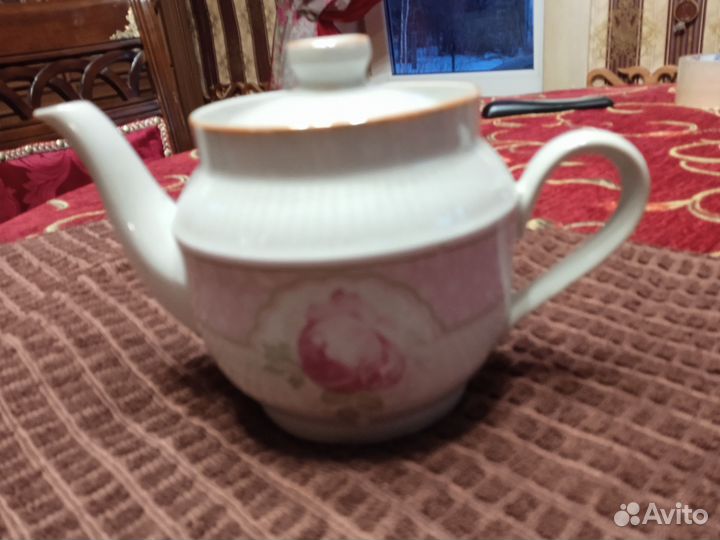 Заварочный чайник, блюдца лфз