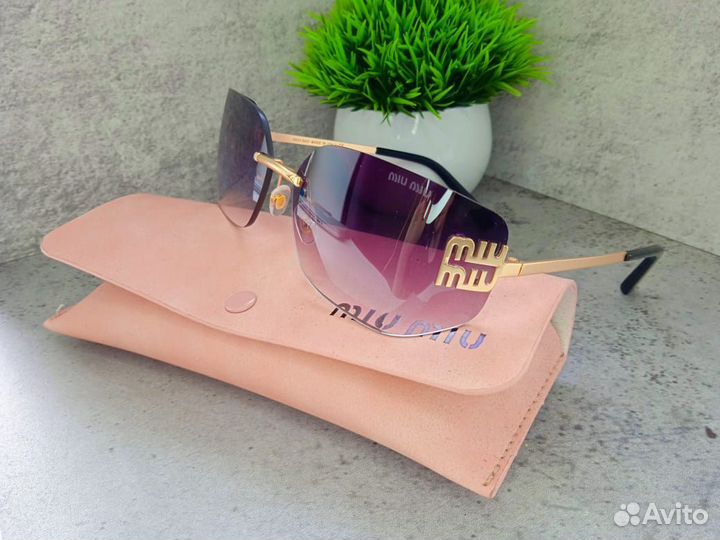 Солнечные очки женские брендовые