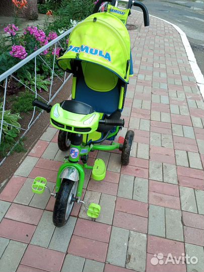 Детский велосипед с ручкой