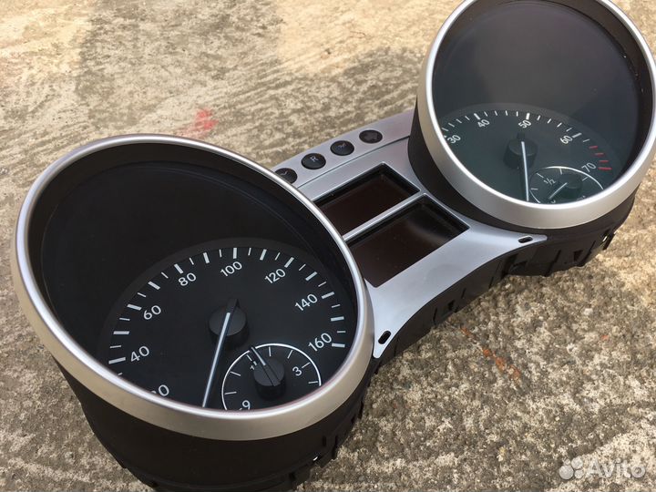 Панель приборов для Mercedes W164 W251