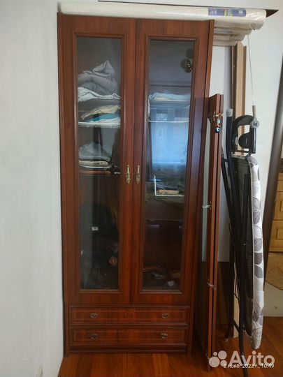 Шкаф сервант для посуды